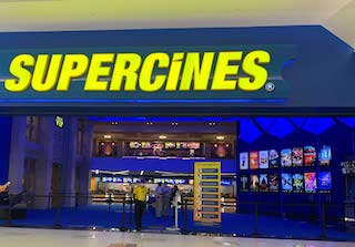 Supercines, Ecuador’s largest cinema chain, has opened a 16-screen multiplex in the city of Guayaquil. Located in the Riocentro Ceibos shopping mall, the new Supercines Ceibos, can seat 3,034 spectators, making it the biggest in the country.