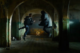 The answer was to use a stereoscopic rig. Instead of having each Ranger in parallax as if to shoot 3D, the cameras were aligned to shoot an identical view, with one recording 6K 120fps and the other 6K 8fps. The footage was then blended in post to create an 11-minute-long scene played back at normal film speed 24fps.