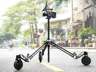 The Chinese technology company Snoppa has released Rover, a cinema dolly with an electronic stabilization system. Rover is essentially a shooting robot that removes obstacles that the ground creates. It can carry heavy and bulky professional cameras, move stably on a variety of bumpy surfaces, and has programmable automation function. For film crews, it can significantly reduce labor costs and improve work efficiency by introducing a new type mobile shooting equipment to the filming environment.